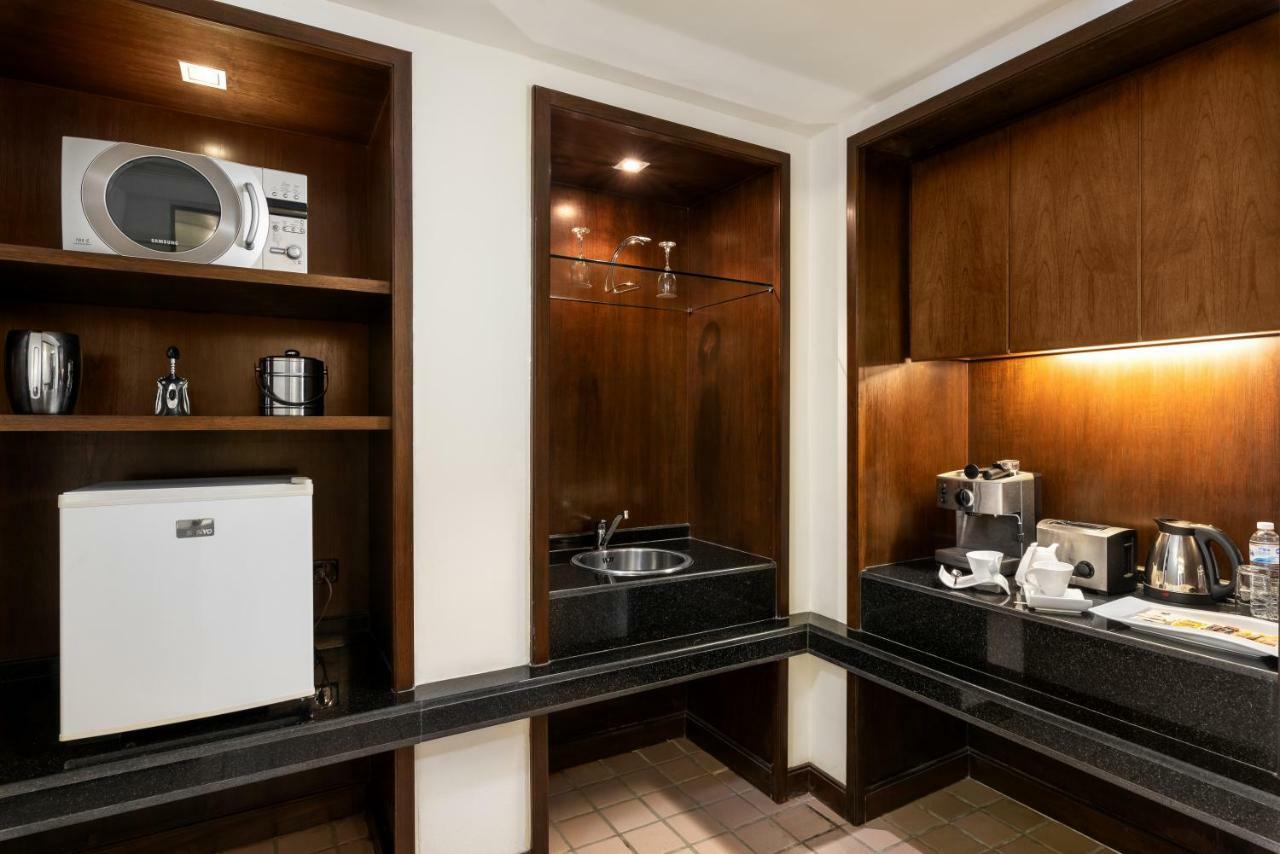 Patong Paragon Resort & Spa Sha Extra Plus Exterior foto A kitchenette in a hotel